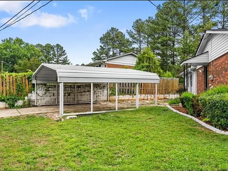 5005 Farmoor Cir — Photo 2