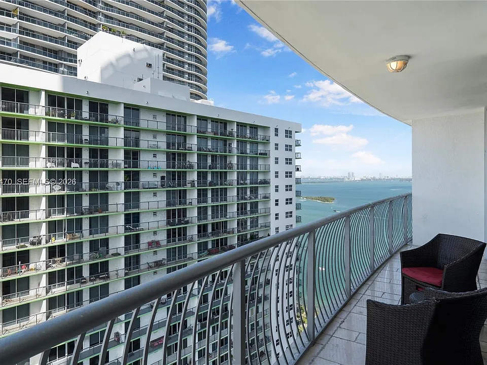 1750 N Bayshore Dr #3409