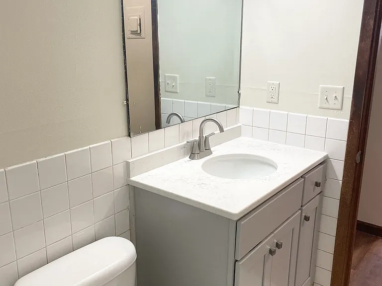 Hall Avenue Apartments — Photo 26