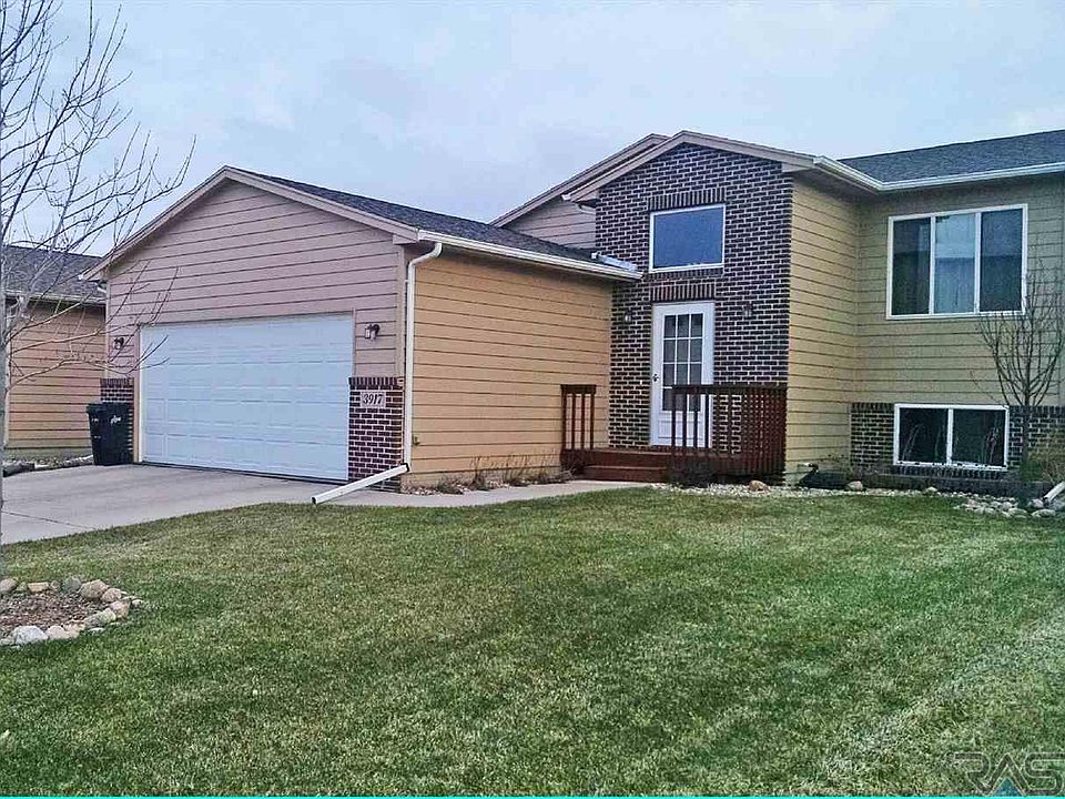 1st image of 3917 W 92nd St