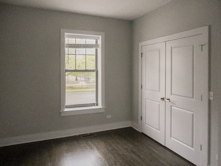 1946-52 W. Nelson / 3033 N. Damen — Photo 23
