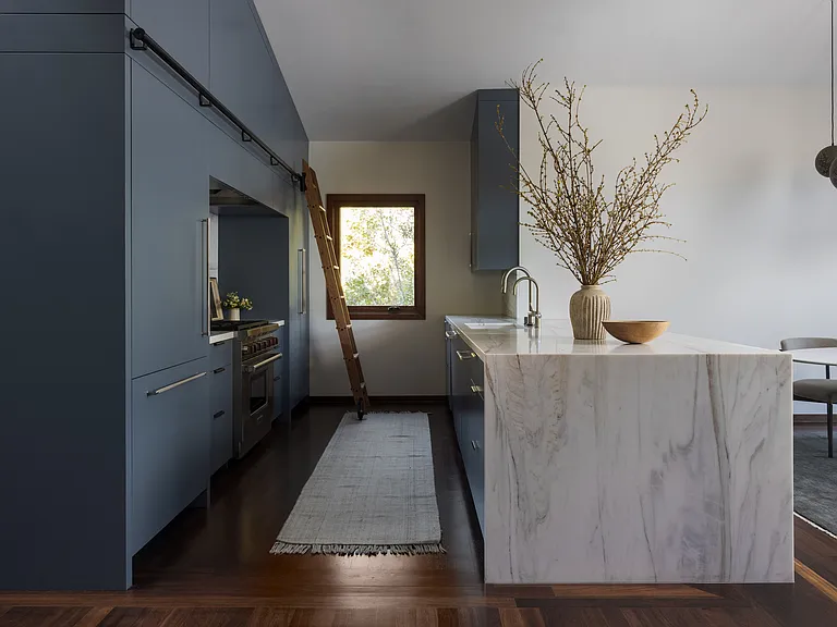 34 Cornelia Ave — Photo 4