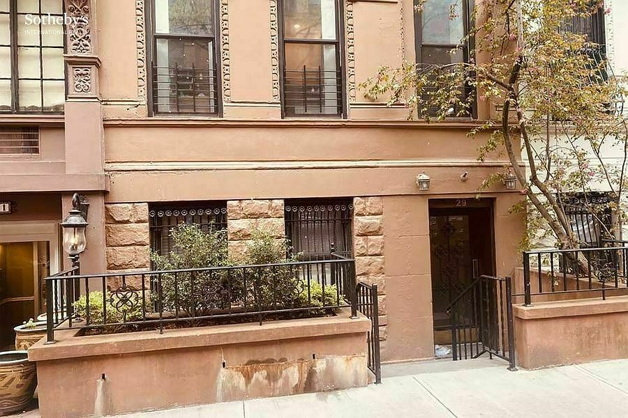 1st image of 29 W 87th St #B