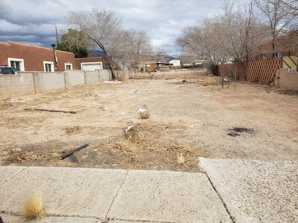 404 Vermont St NE, Albuquerque, NM 87108