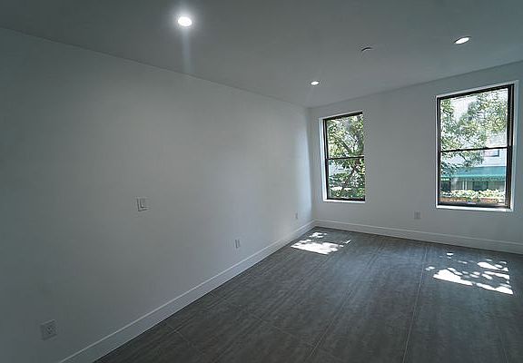 5th image of 424 E 143rd St #3