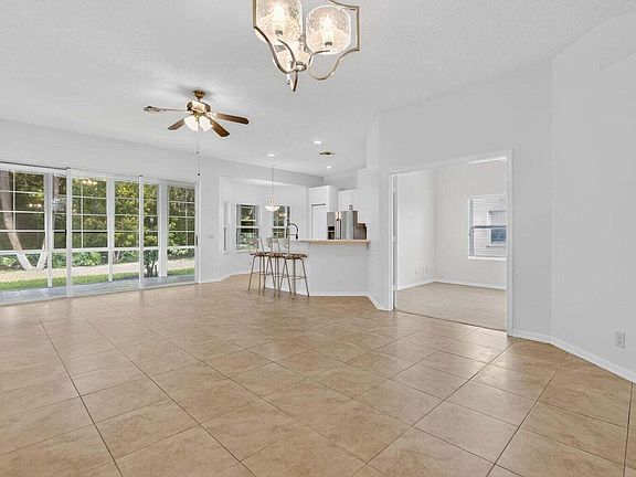 4th image of 7280 SE Magellan Ln