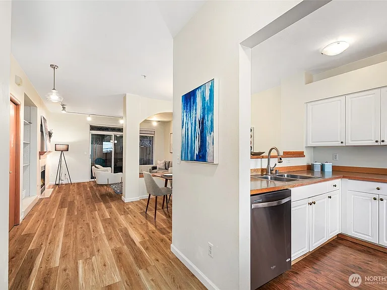 17827 80th Ave NE #A101 — Photo 9