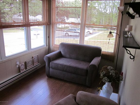5th image of 136 Azalea Drive #A
