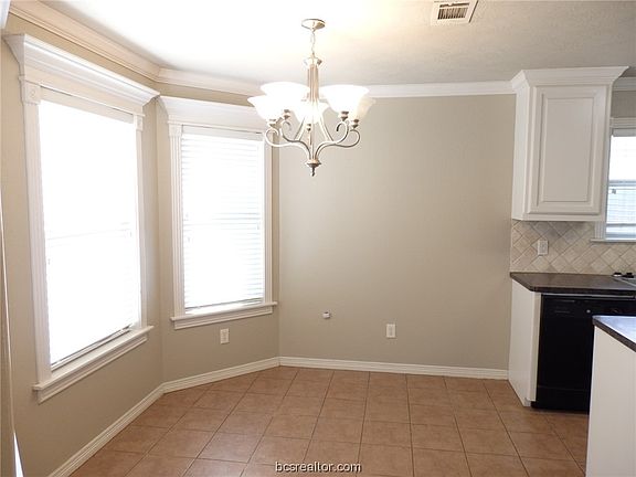 4th image of 2804 Horseback Dr