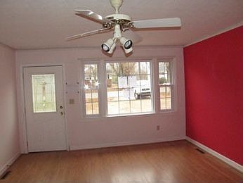3rd image of 113 Sulphur Springs Dr