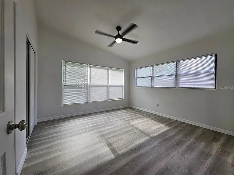 2816 S French Ave — Photo 15