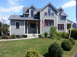 17 Spruce Ave, Oak Bluffs, MA 02557