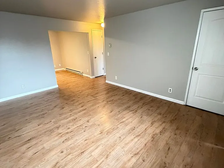 177 W C St #6 — Photo 20