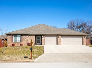 2015 W McClernon St, Springfield, MO 65803