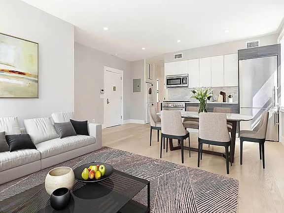 3rd image of 147 Christopher St #1