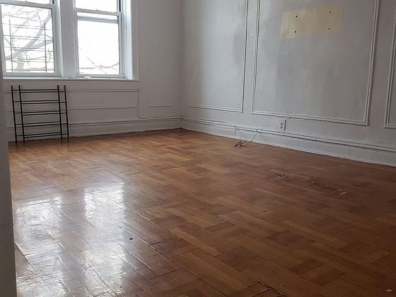 2nd image of 2500 Webb Ave APT 4J
