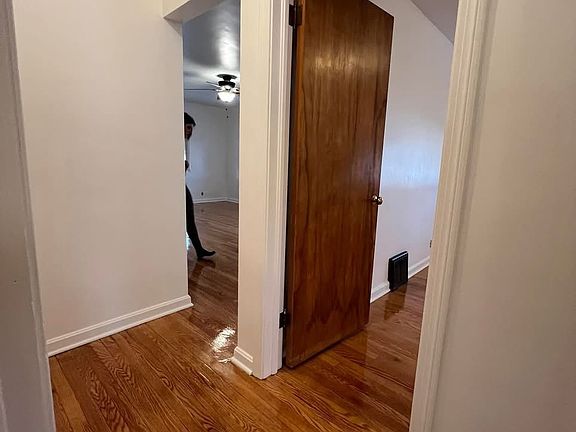 5th image of 278 E Tuscarawas Ave