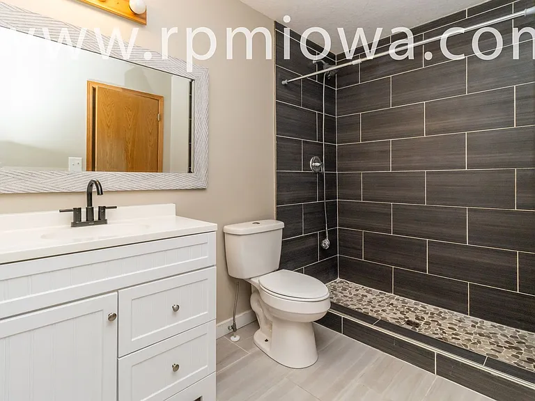 770 SE Harper Dr — Photo 12