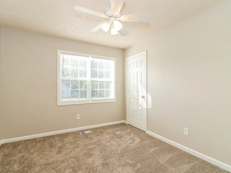 375 Fairview Dr — Photo 13