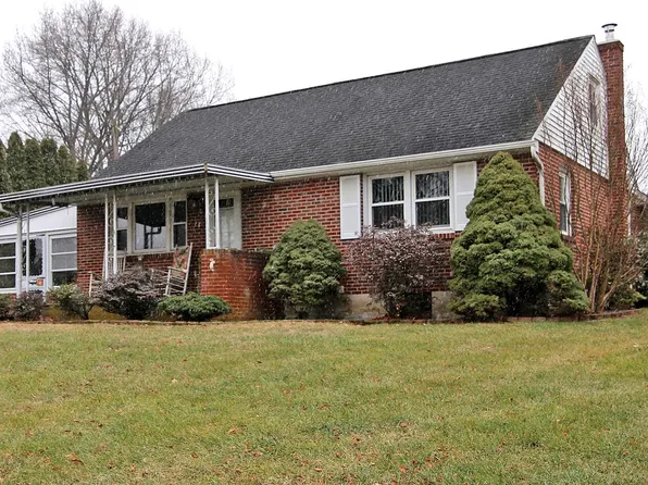 48 Wenrich Ave, Wernersville, PA 19565