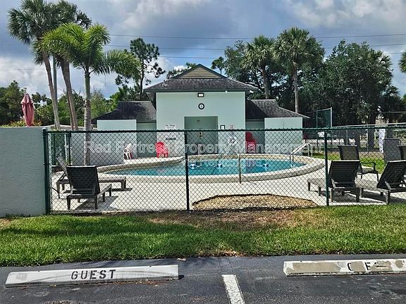 5th image of 2135 Crystal Dr APT 37