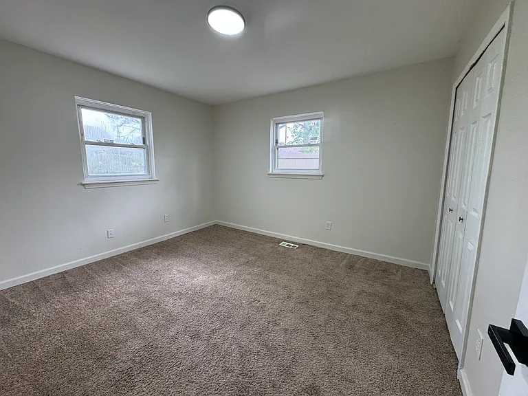 30247 Glenwood St — Photo 15