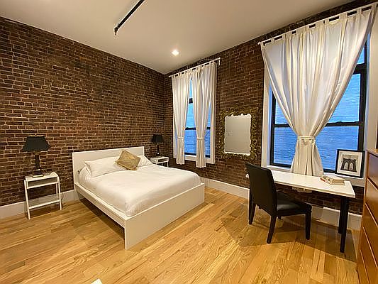 3rd image of 293 Church St #4