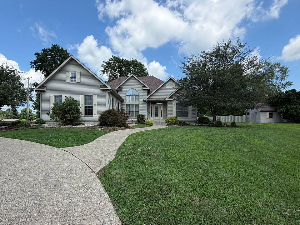 1st image of 302 Bird Ave