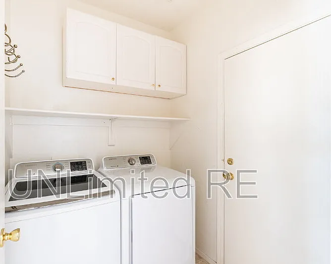 1865 W Wagon Wheel Rd — Photo 9