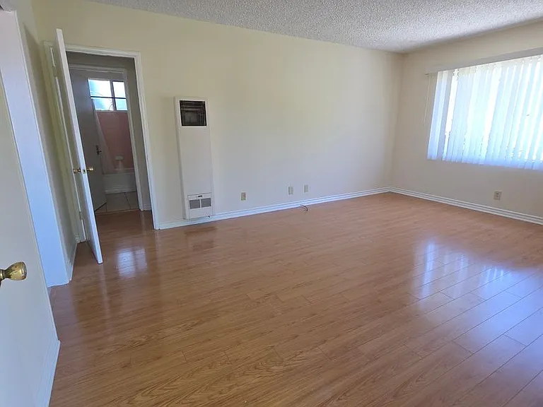 126 E Garfield Ave — Photo 2