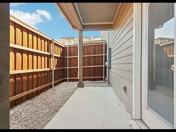 3rd image of 104 Samuel St #1