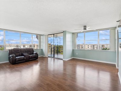 900 Saint Charles Pl #PENTHOUSE 18, Pembroke Pines, FL, 33026