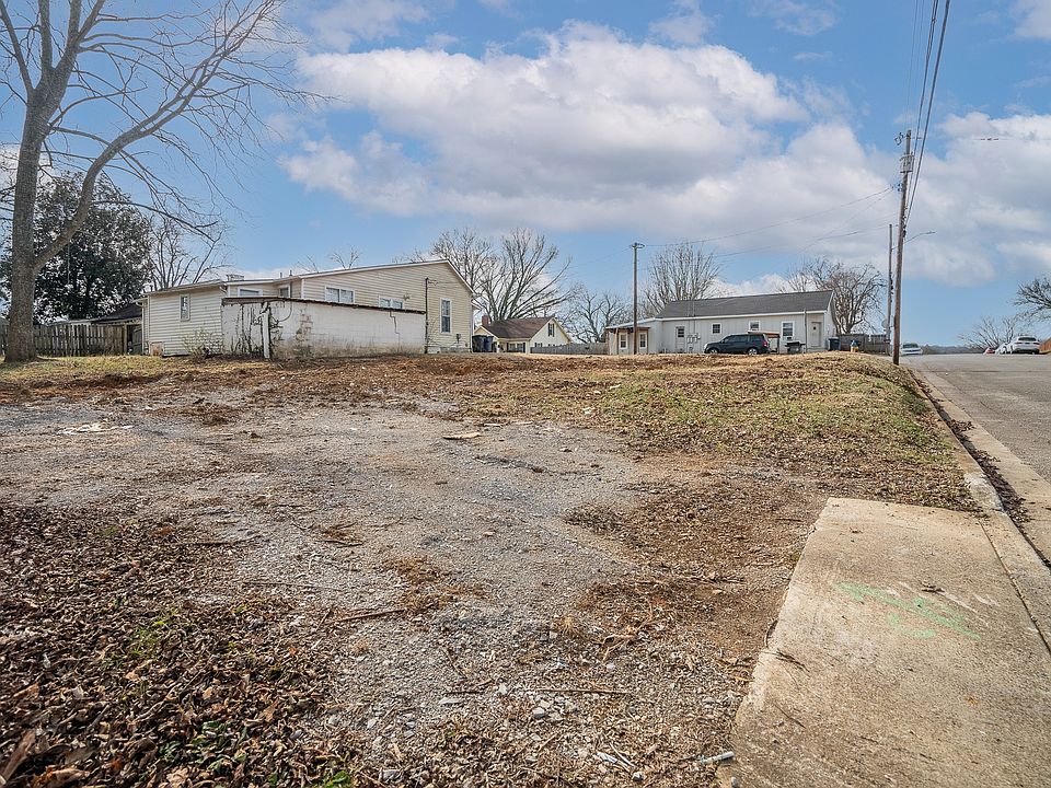 2nd image of 200 5th Ave