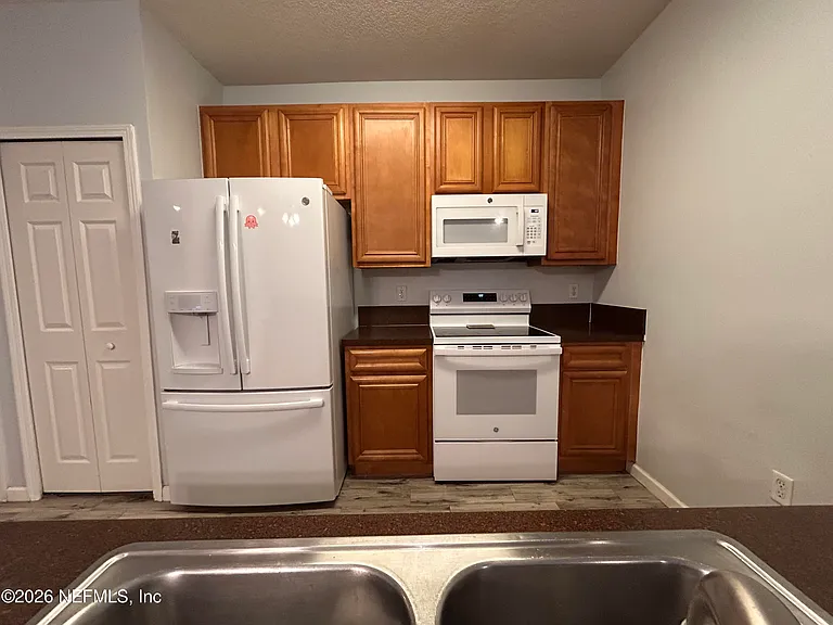 8215 Green Parrot Rd #103 — Photo 7
