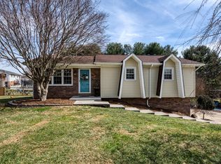 342 Timber Oak Dr, Bristol, VA 24201