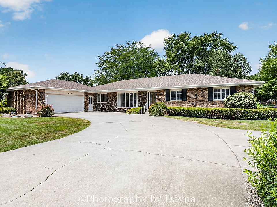 1st image of 655 W End Dr