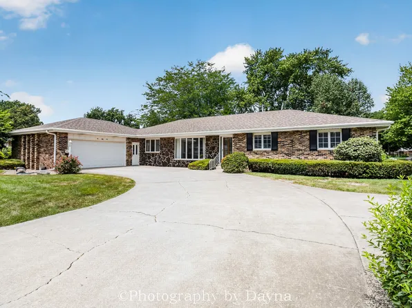 655 W End Dr, Manteno, IL 60950