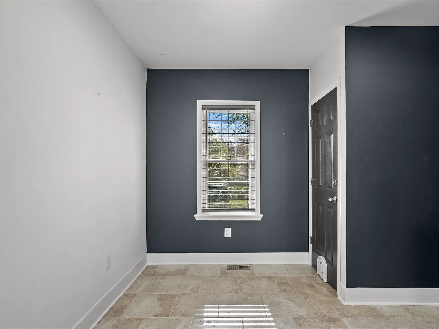 3 bed, 1504 sqft, $3,100 — Photo 4