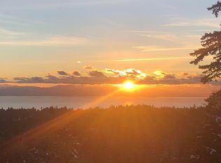 6016 Leaning Tree Rd, Sunshine Coast, BC V7Z 1C2