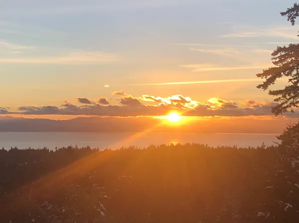 6016 Leaning Tree Rd, Sunshine Coast, BC V7Z 1C2