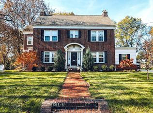 55 Sunset Ln, Orchard Park, NY 14127