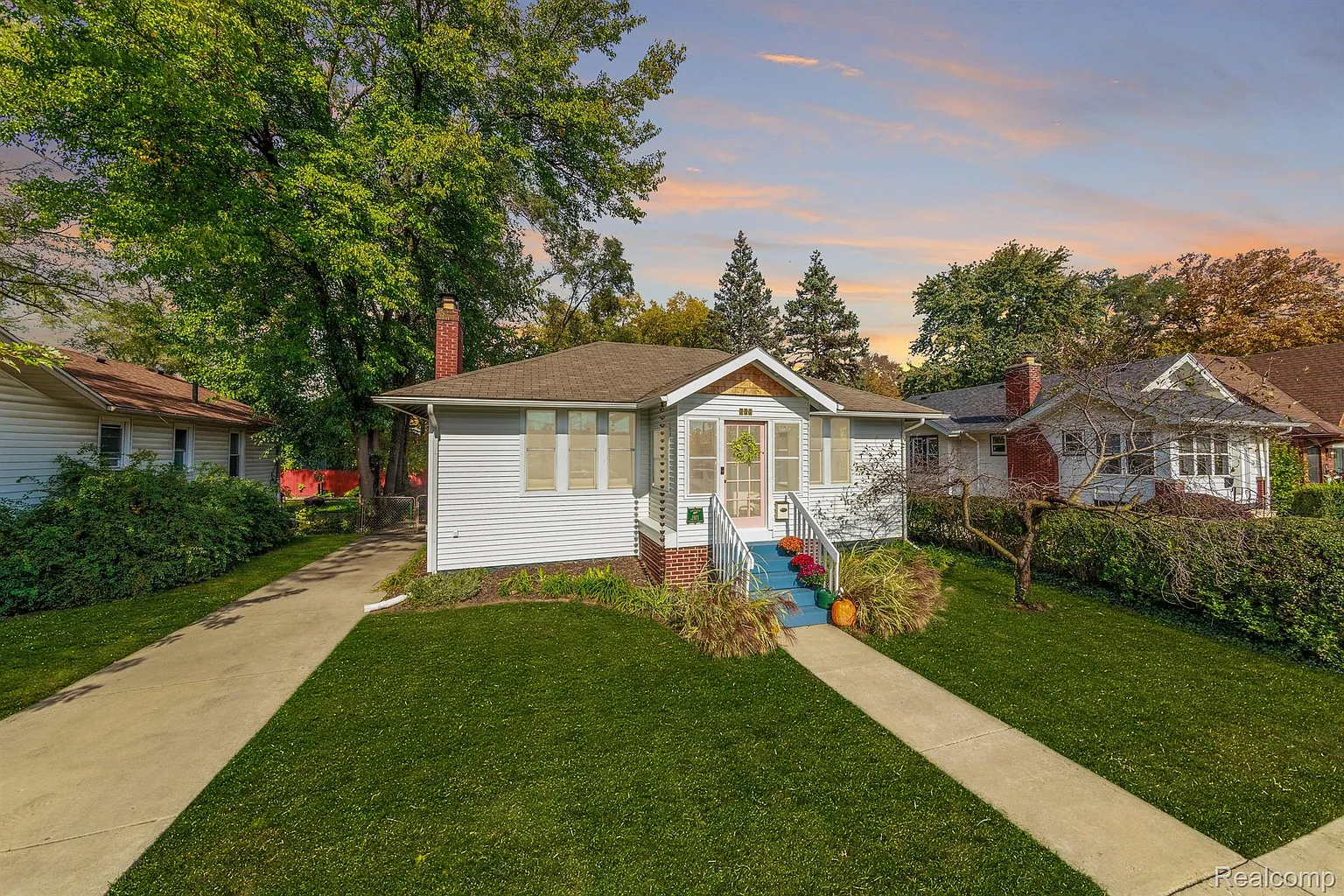151 Wordsworth St photo 1