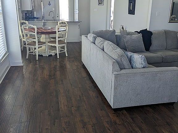 2nd image of 206 Harvey Cay Ln