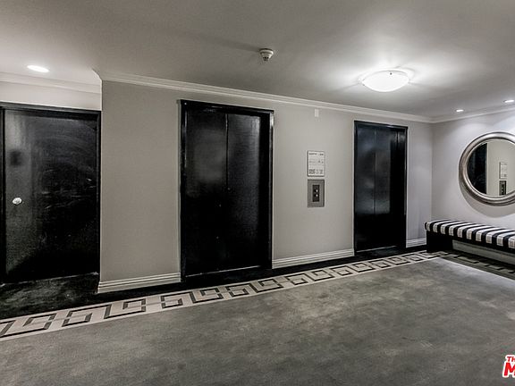5th image of 818 N Doheny Dr APT 403