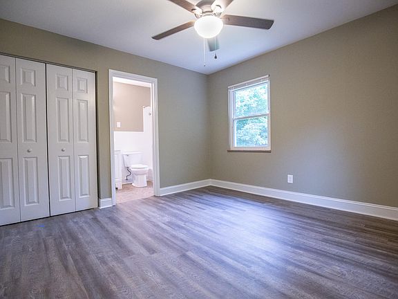 5th image of 1119 E Moody Ave
