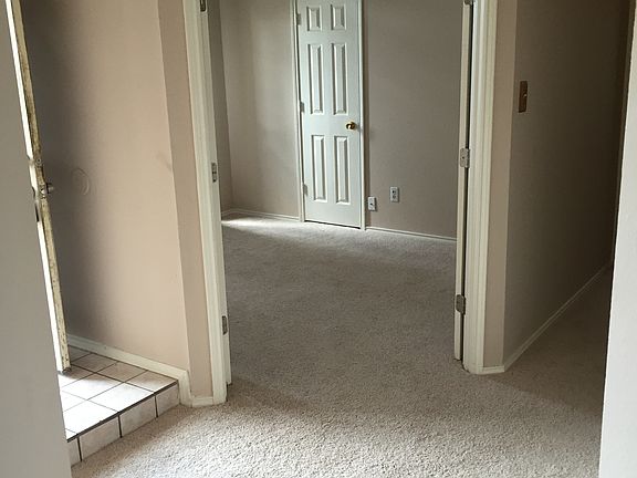 3rd image of 632 Blue Leaf Dr