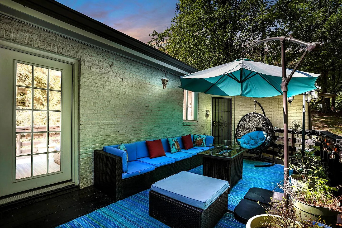 4 bed, 1560 sqft, $5,450 — Photo 3