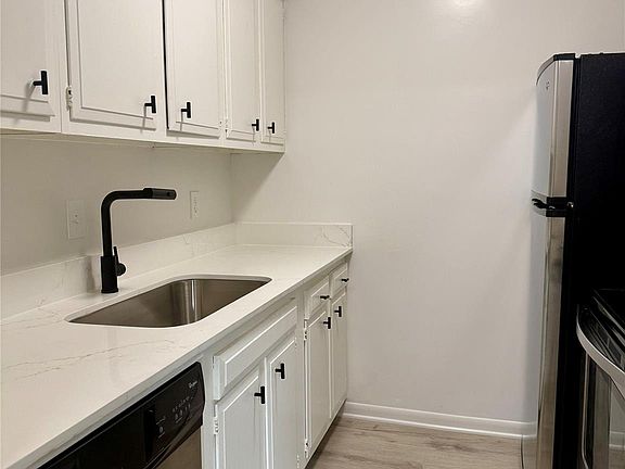 2nd image of 6401 Skyline Dr APT 36