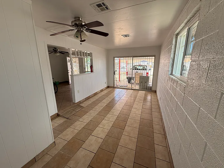 5012 Royal Dr — Photo 27