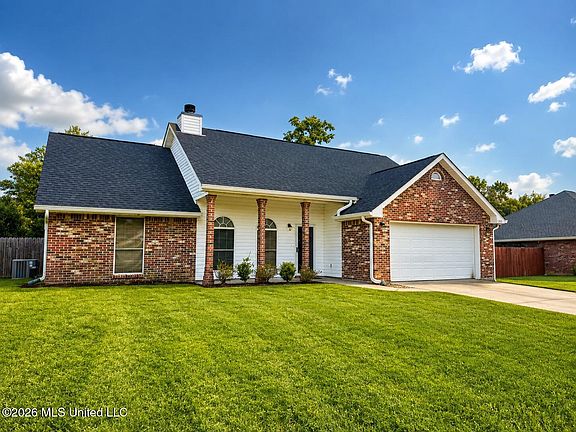 2nd image of 13093 Glennwood Pl
